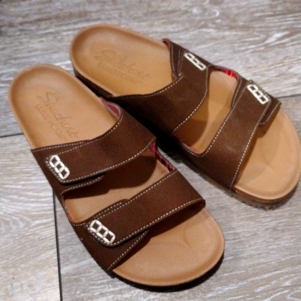 Skechers brown secure strap womens Birkenstock like sandals. Size 6
